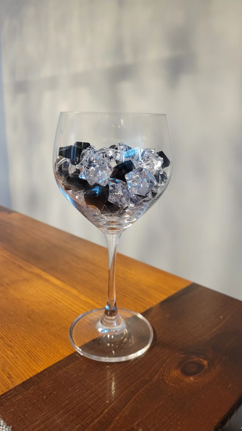 Acrylic Ice Cubes - Black and Clear