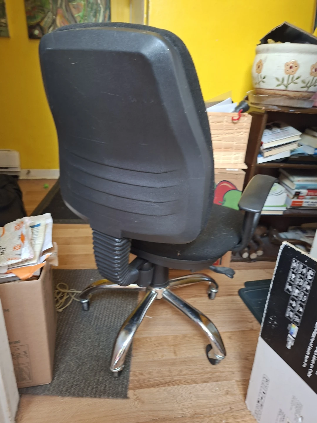 Black Office Chair with Chrome Base - photo 2
