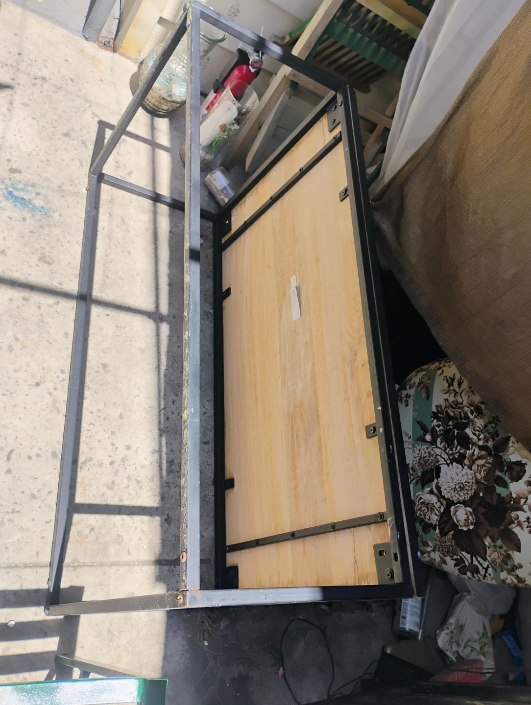 Metal Frame Coffee Table - photo 3