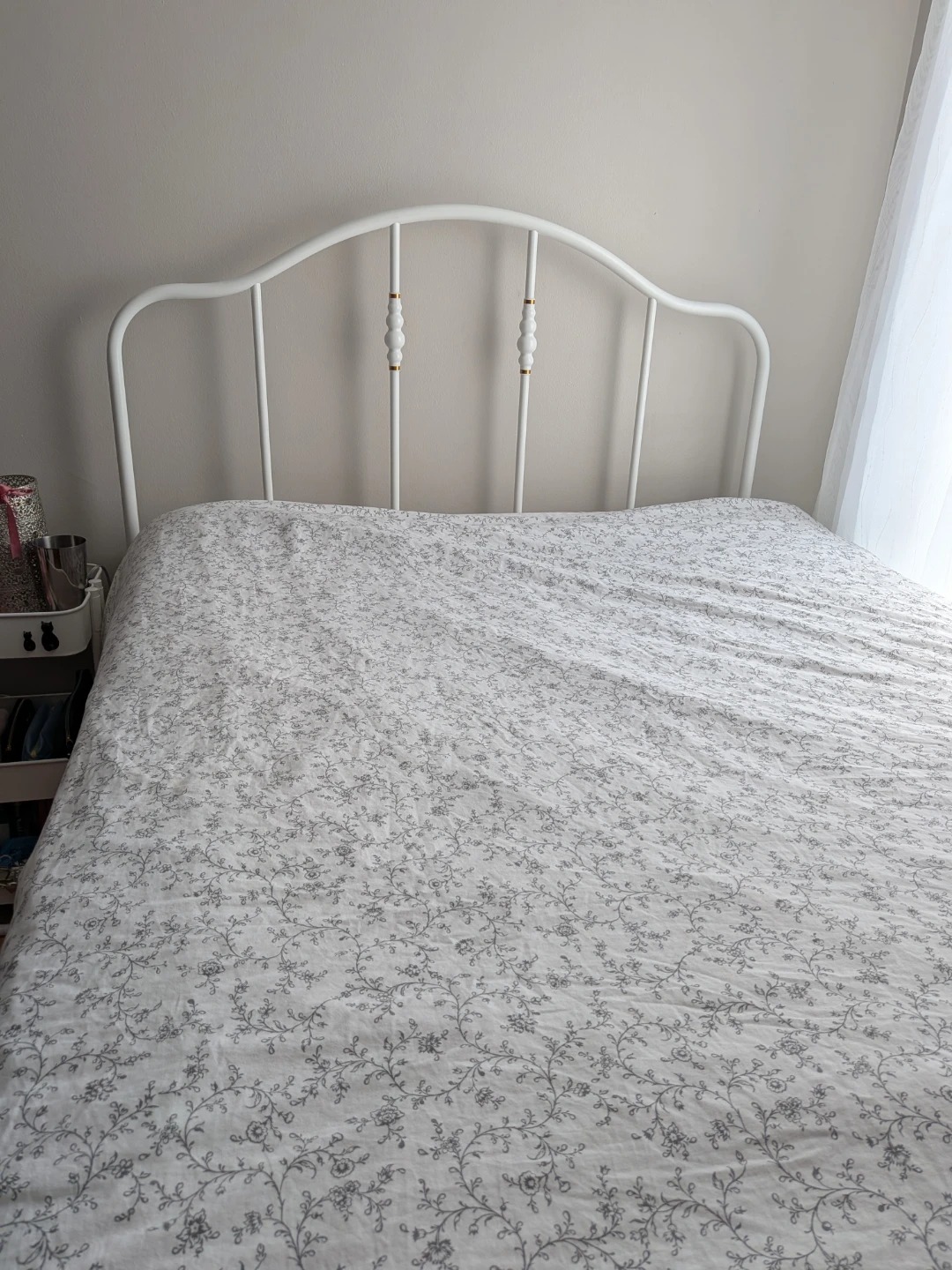 Full size bed