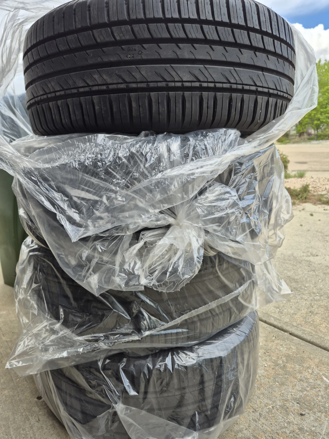 Only $100 Nokian eNTYRE 2.0 whole set of 4. - photo 2