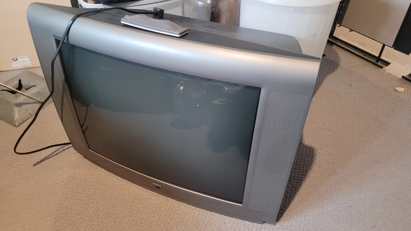Working 27" CRT television | Needs to go ASAP - photo 3