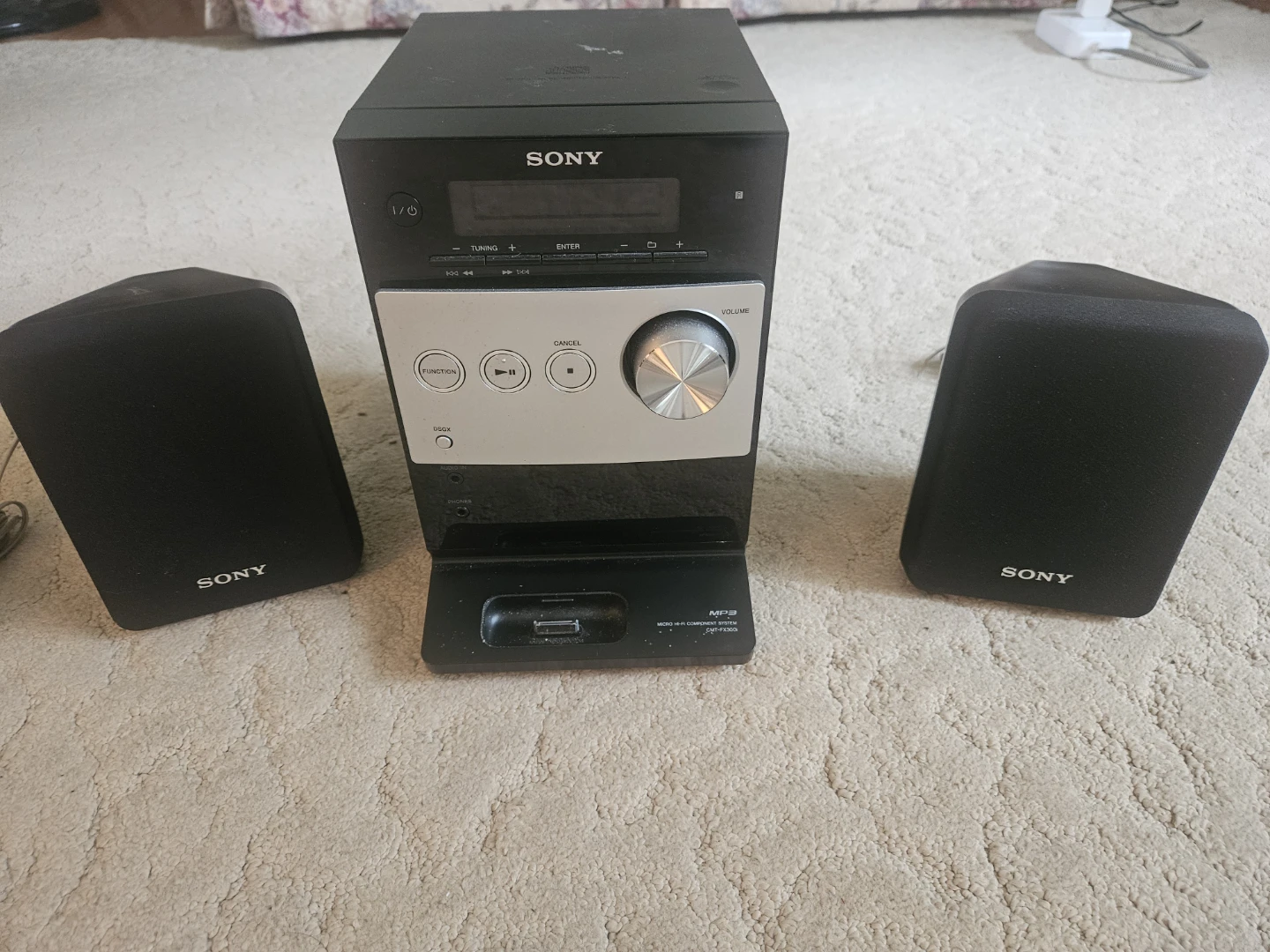 Sony HCD-FX300i Compact Disc Receiver with Speakers