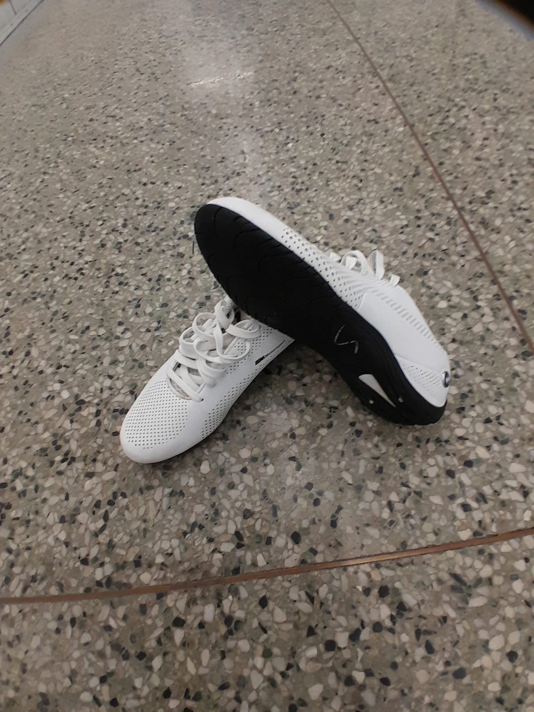 Puma BMW Motorsport White Shoes Teens/ Boys Size 7 - photo 2