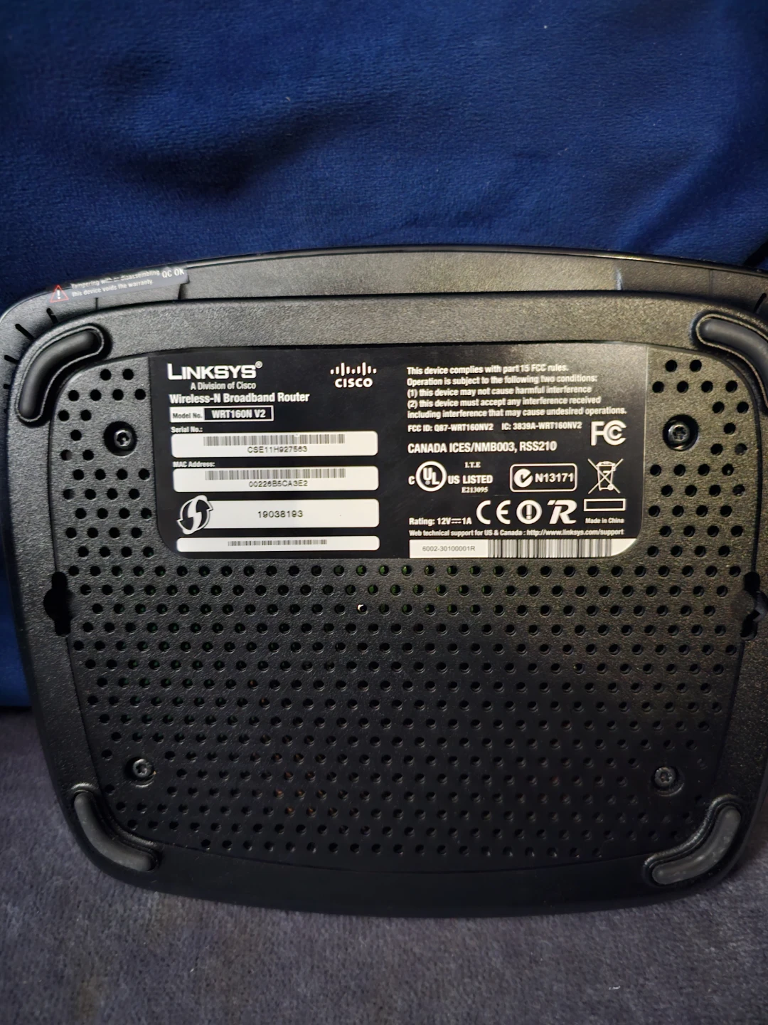 Linksys Cisco WRT100N V2 Wireless-N Broadband Router - photo 2