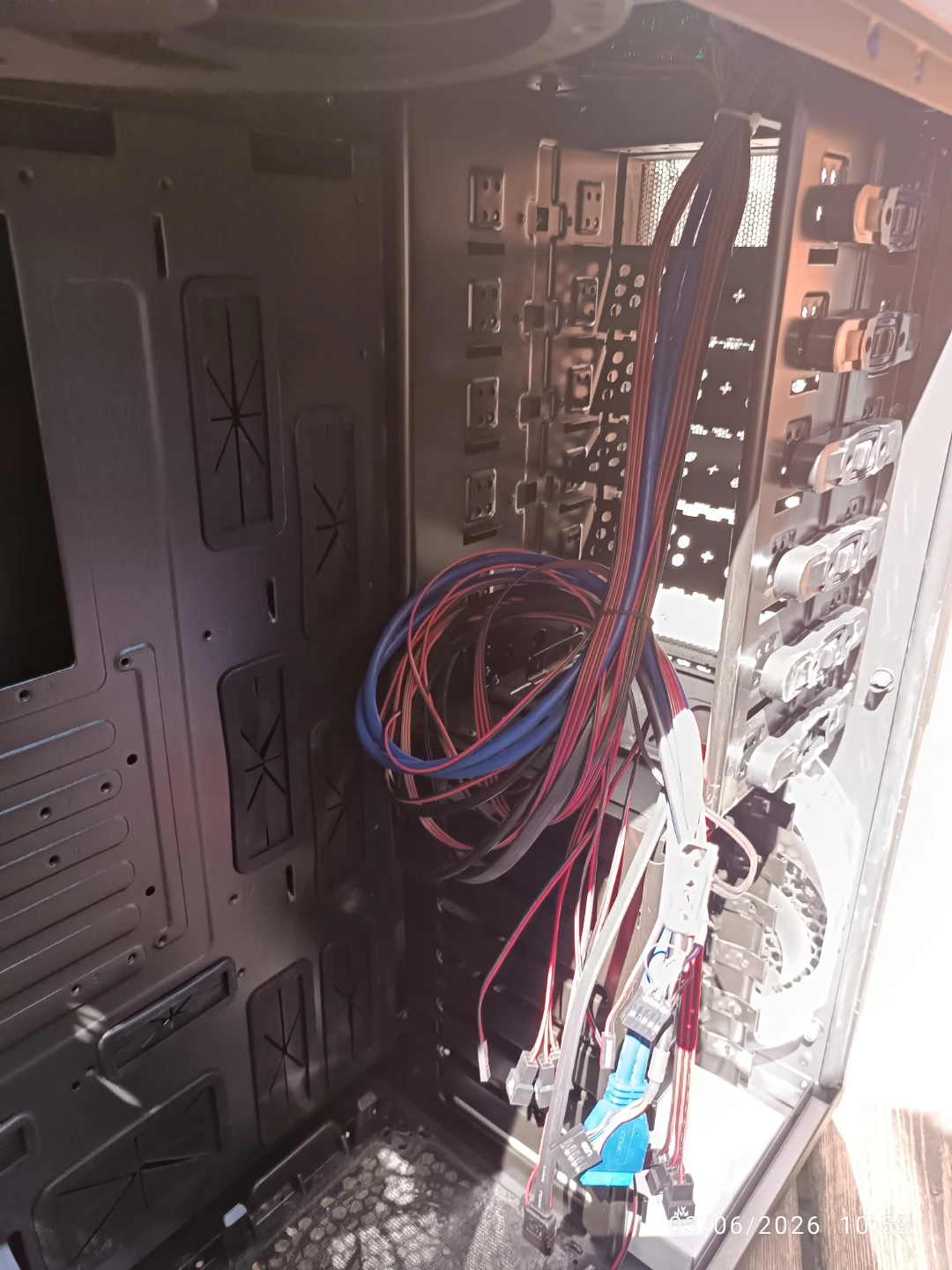 Rosewill Gaming Computer Case - photo 2