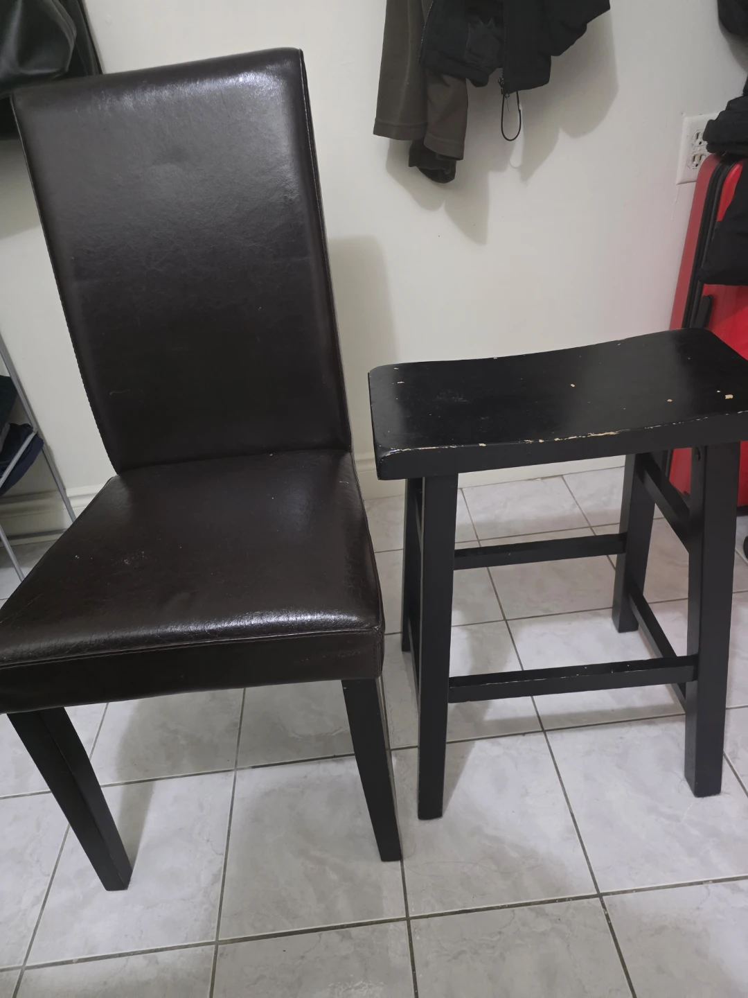 2 Black Dining Chairs 🪑 & 2  Black Side Tables