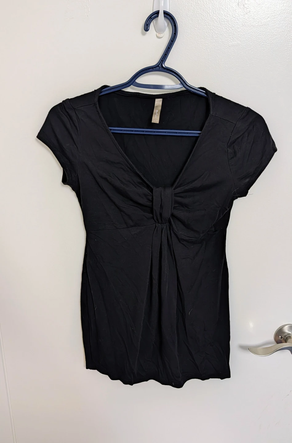 Thyme Maternity Black V-Neck Twist Front Top - Women's X-Small