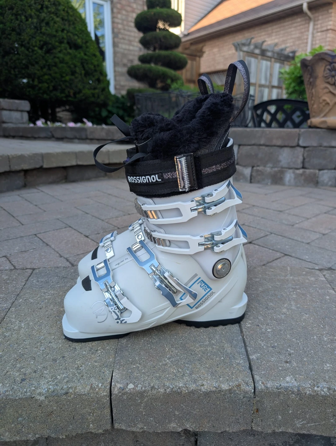 Rossignol Pure 80 Women's Ski Boots - size 23.5 women's 6.5