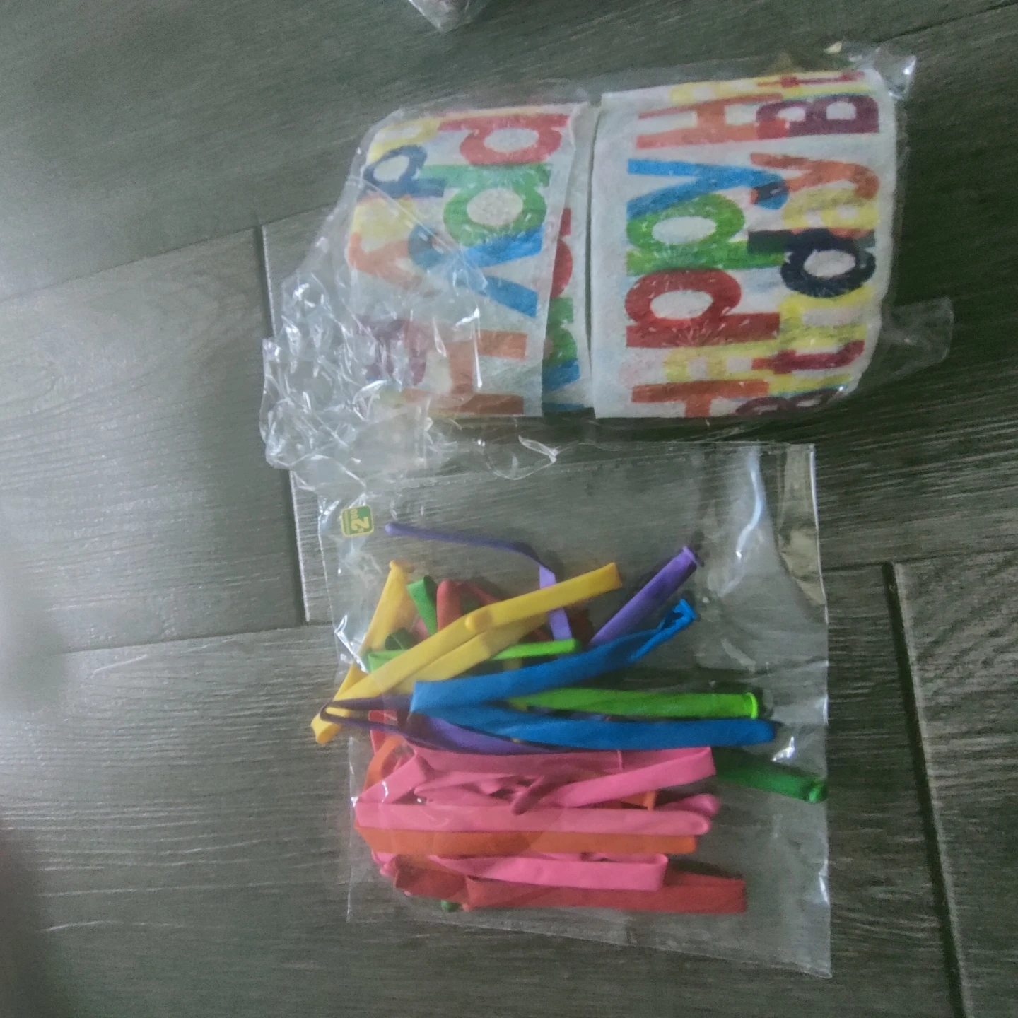 Balloon stand, Balloons, Ribbons,Table covers& pump - photo 5