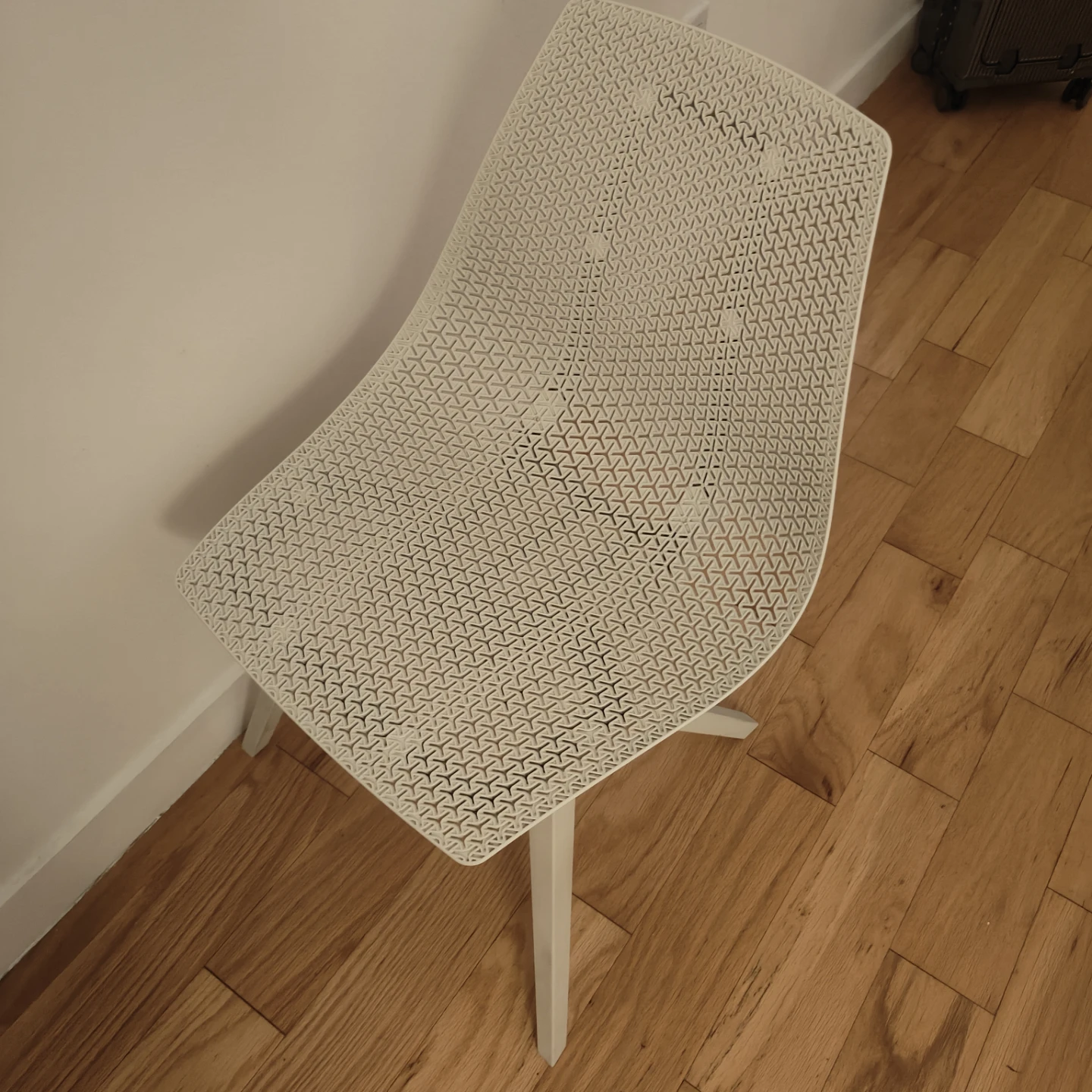 Modern Accent Chair - photo 2