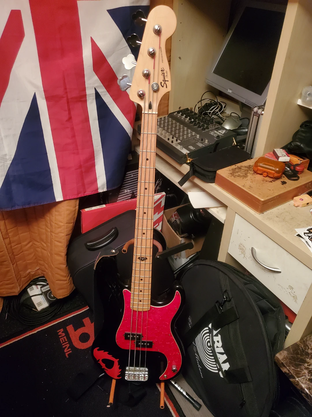 Squier Precision Bass Guitar - photo 2