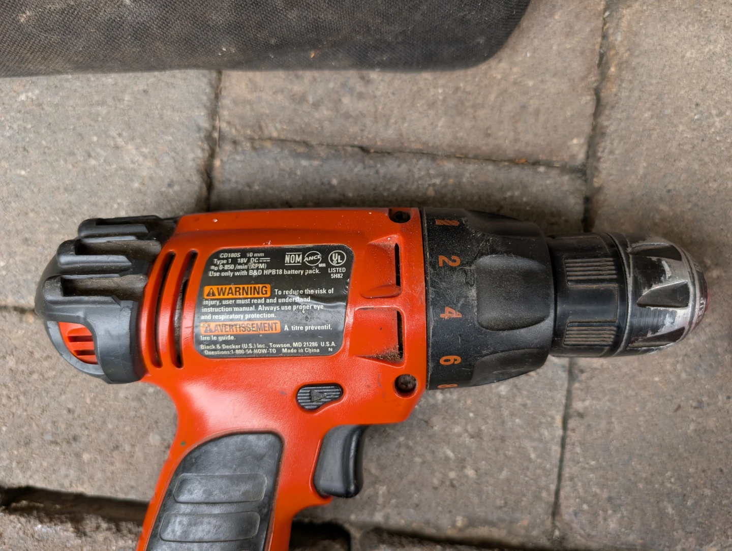 Black & Decker 18V Cordless Drill Set with Bag - photo 2