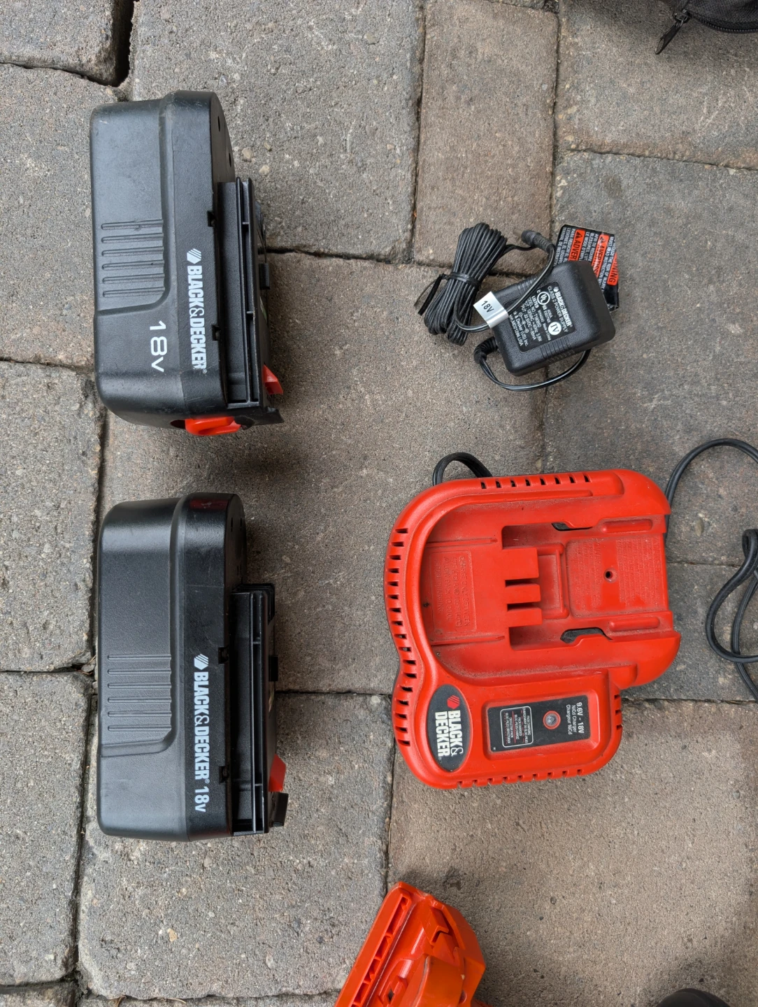 Black & Decker 18V Cordless Drill Set with Bag - photo 5