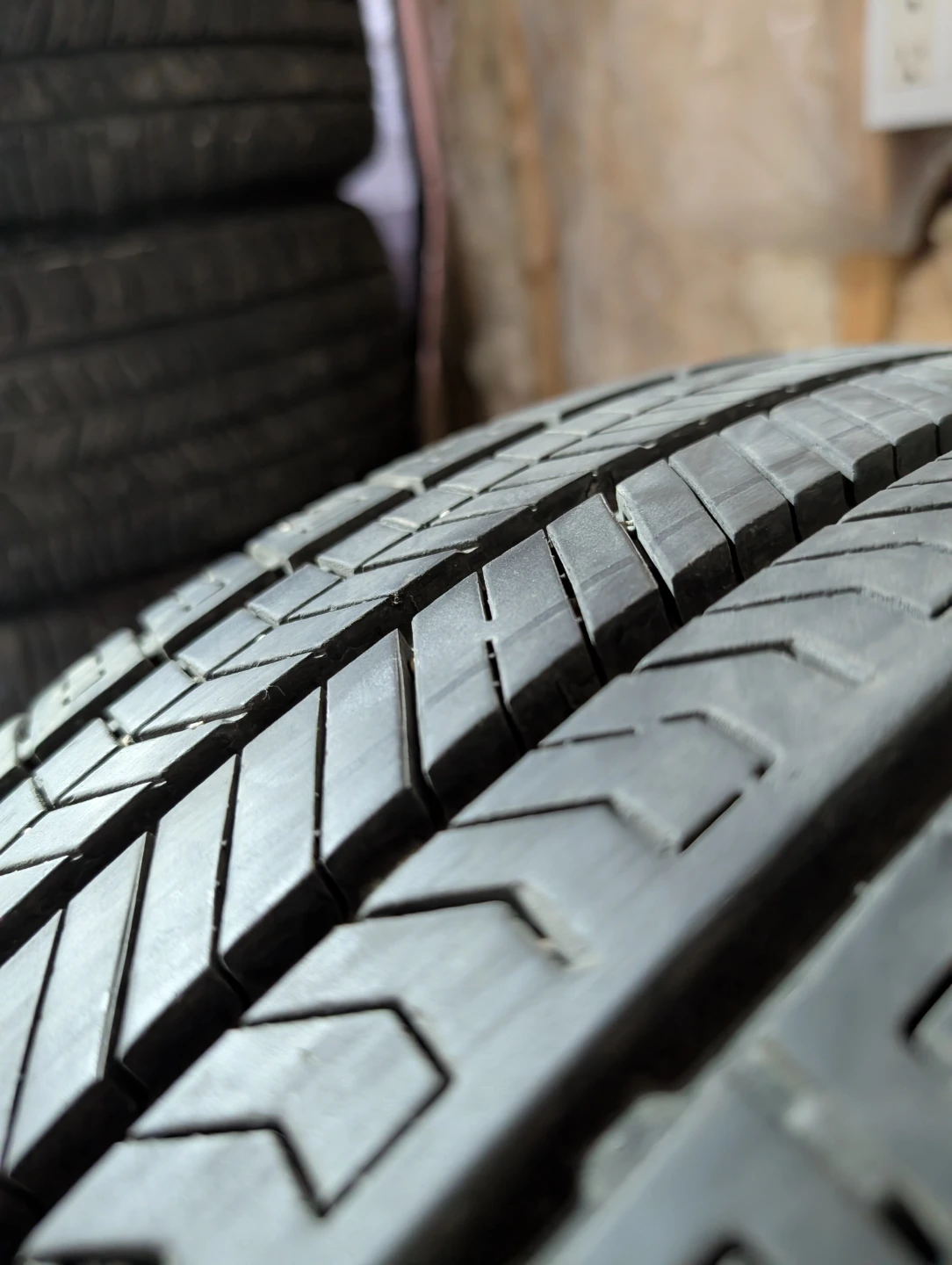 (4)-235/55R19 Continental Cross Contact All Season Tires - photo 5