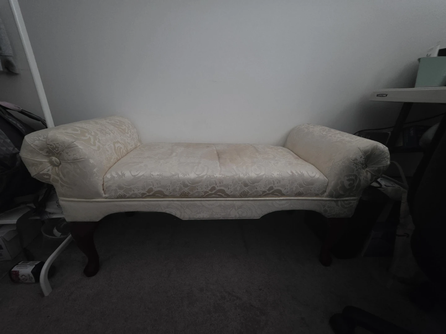 Cream damask upholstered bench - photo 4