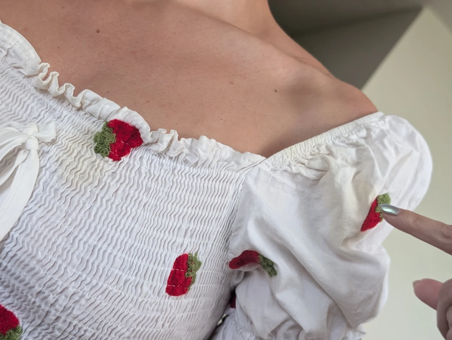 White Strawberry Smocked Puff Sleeve Top - photo 4