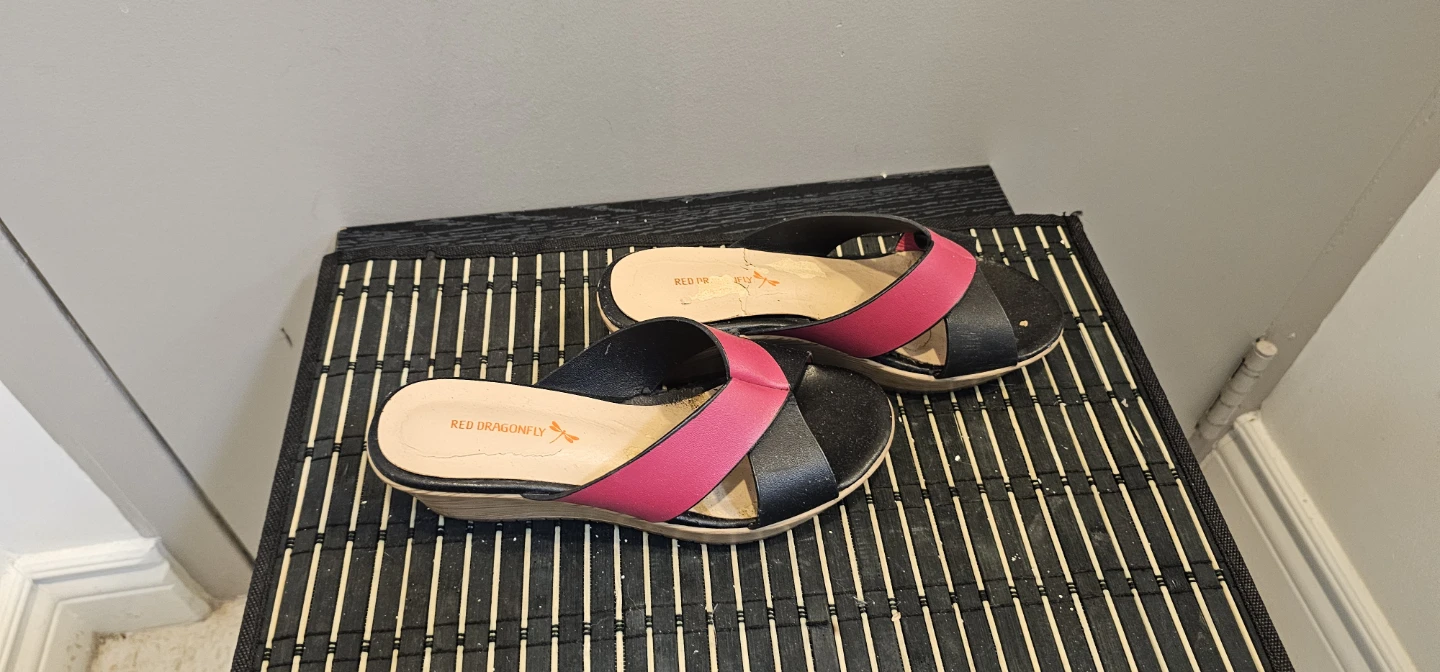 Red Dragonfly Wedge Sandals - photo 2
