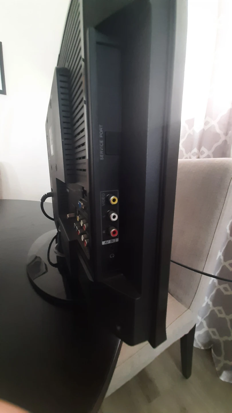 Dynex 22" LCD TV - photo 2