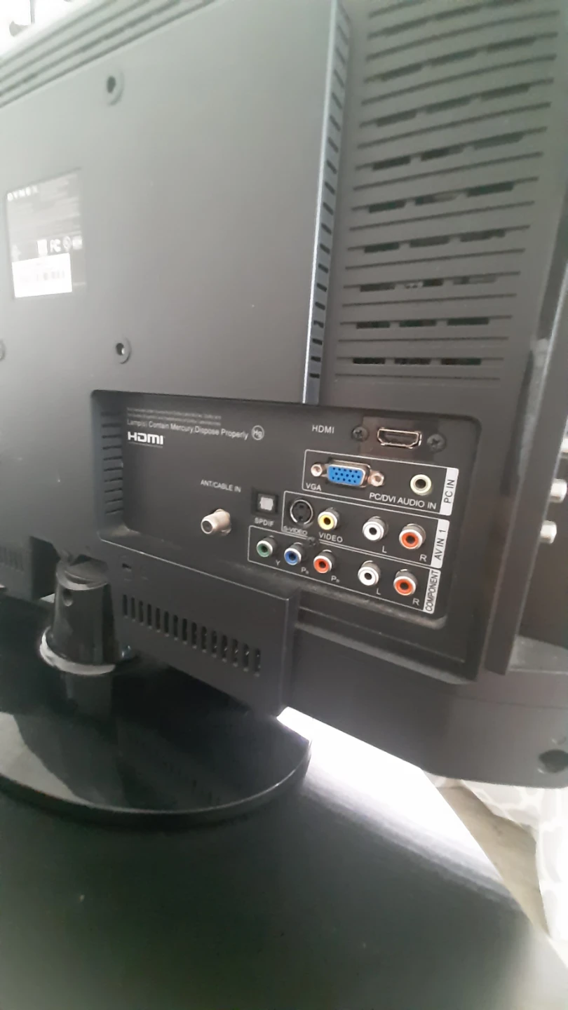 Dynex 22" LCD TV - photo 3
