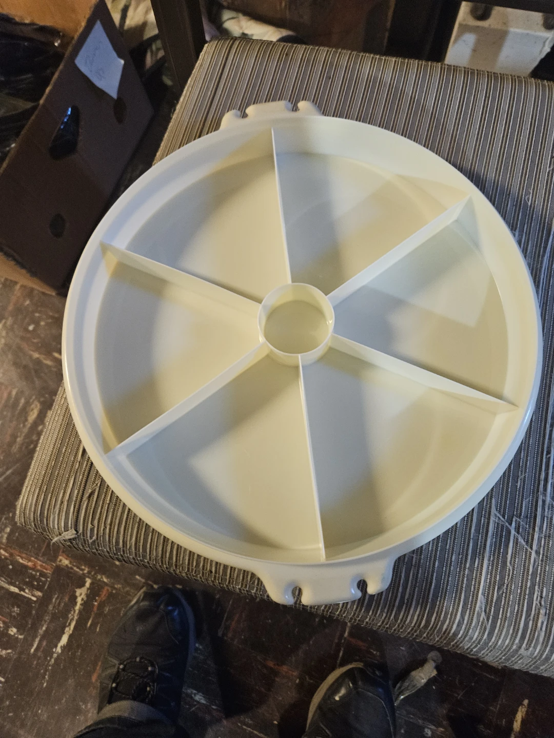 Tupperware Divided Serving Tray - photo 2