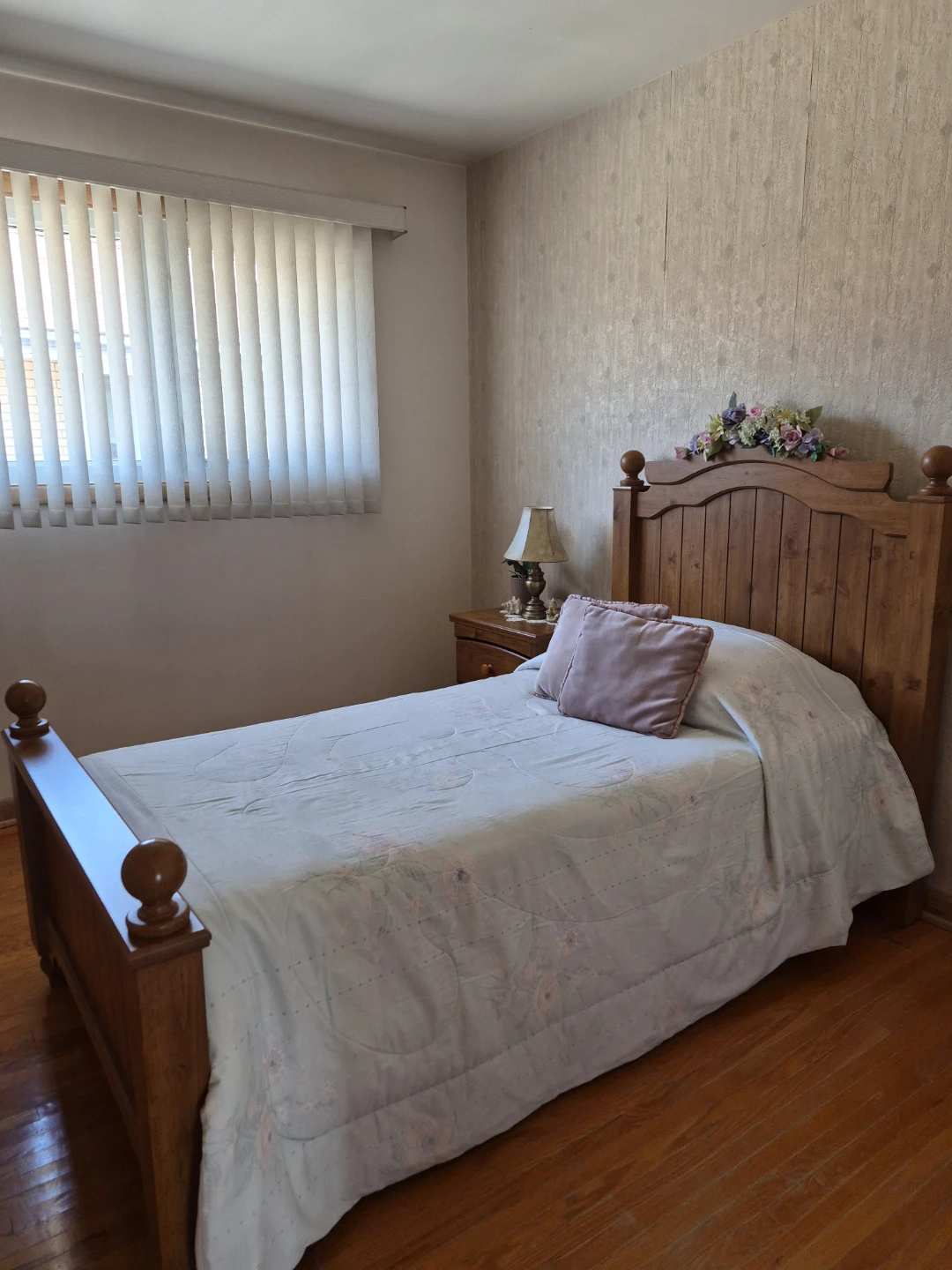 Solid Oak Single Bedroom Suite