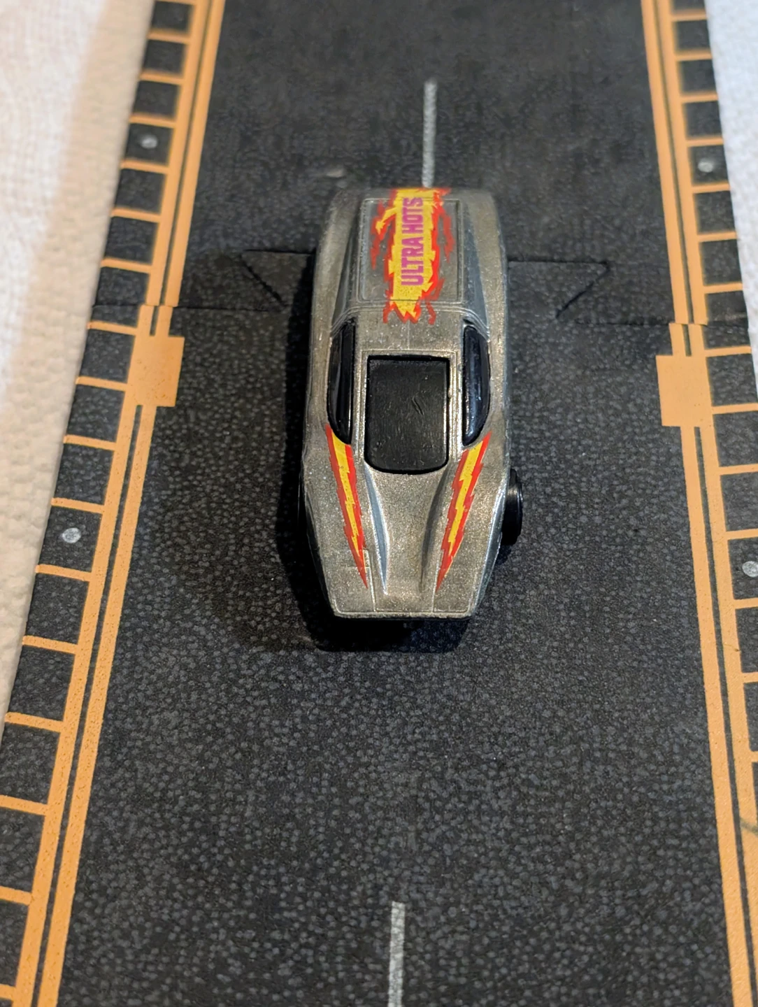 Vintage Lot of 5 Diecast Toy Cars - photo 2