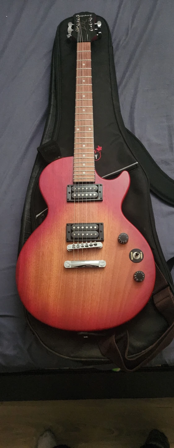 Yamaha APXT2 3/4 Size and Les paul electric guitar
