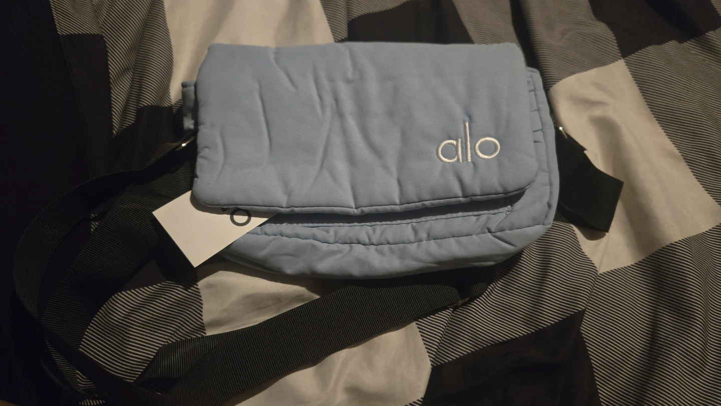 Alo Yoga Puffer Belt Bag - Sky Blue - photo 2