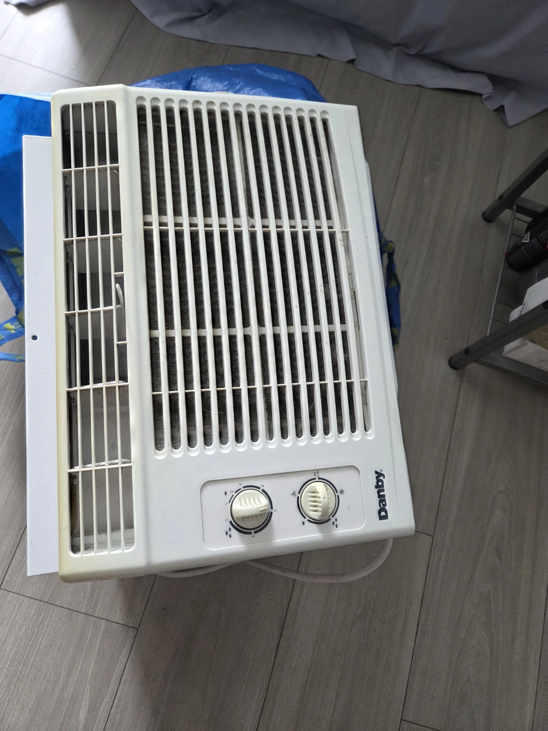 Danby Window Air Conditioner - photo 2