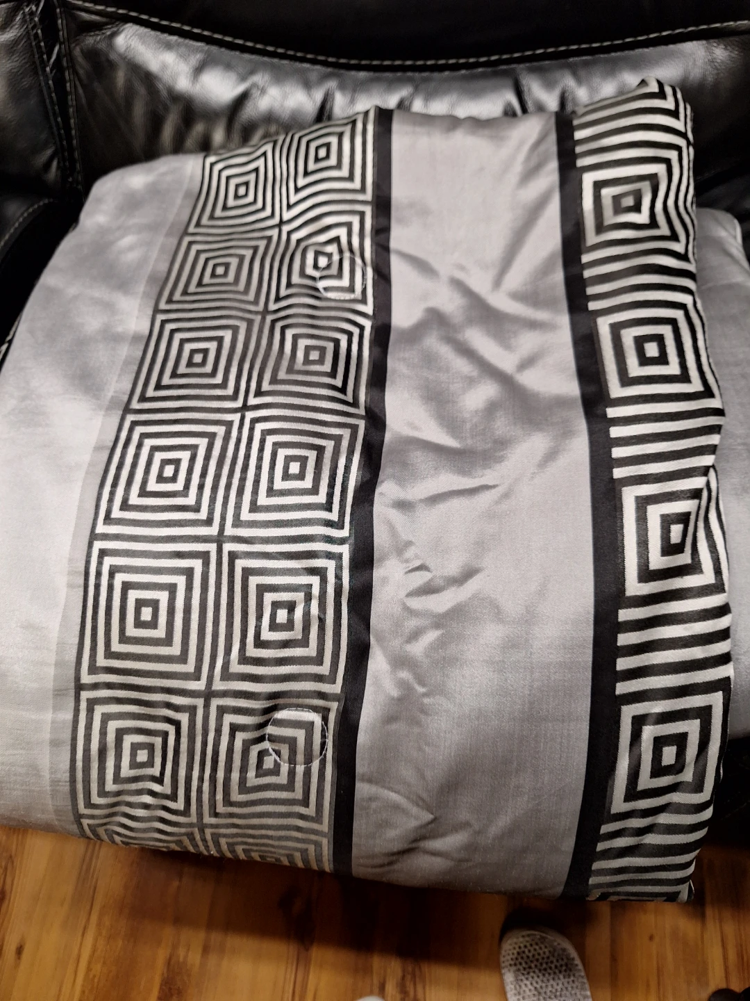 Double size comforter  and pillow cases