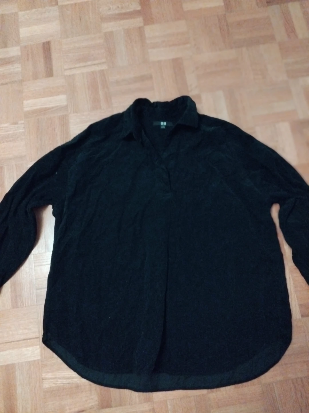 Uniqlo dark green corduroy Long Sleeve Button-Up Shirt