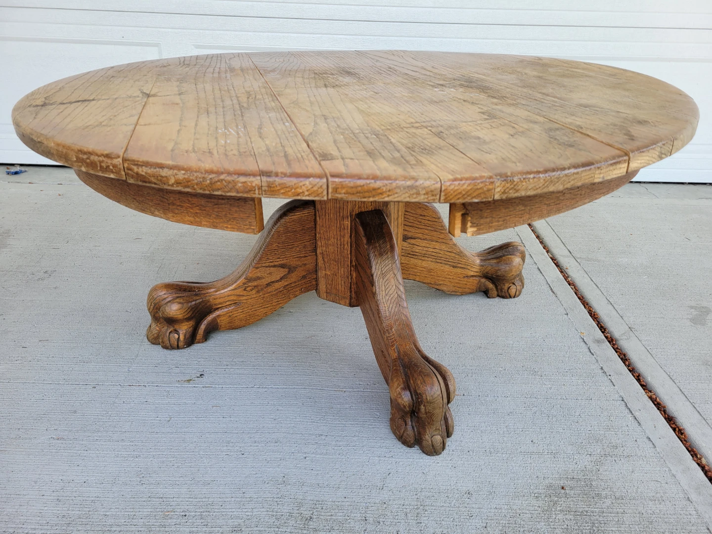 Very Vintage Oak Coffee Table with Claw Feet. - photo 3