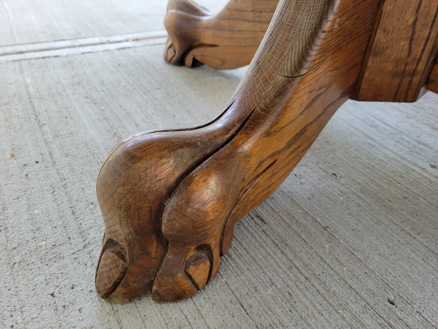 Very Vintage Oak Coffee Table with Claw Feet. - photo 5