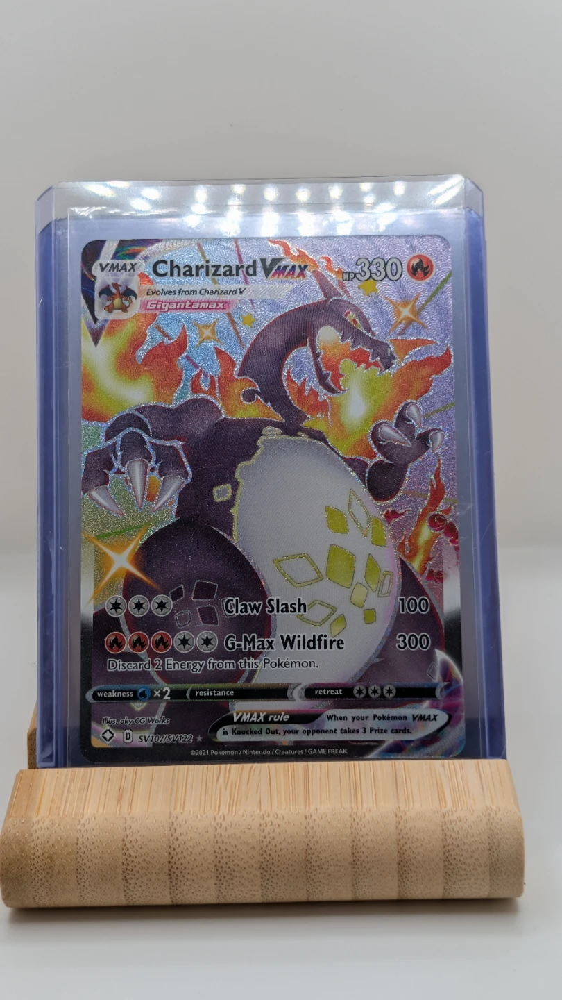 Pokémon Charizard VMAX Trading Card SV107