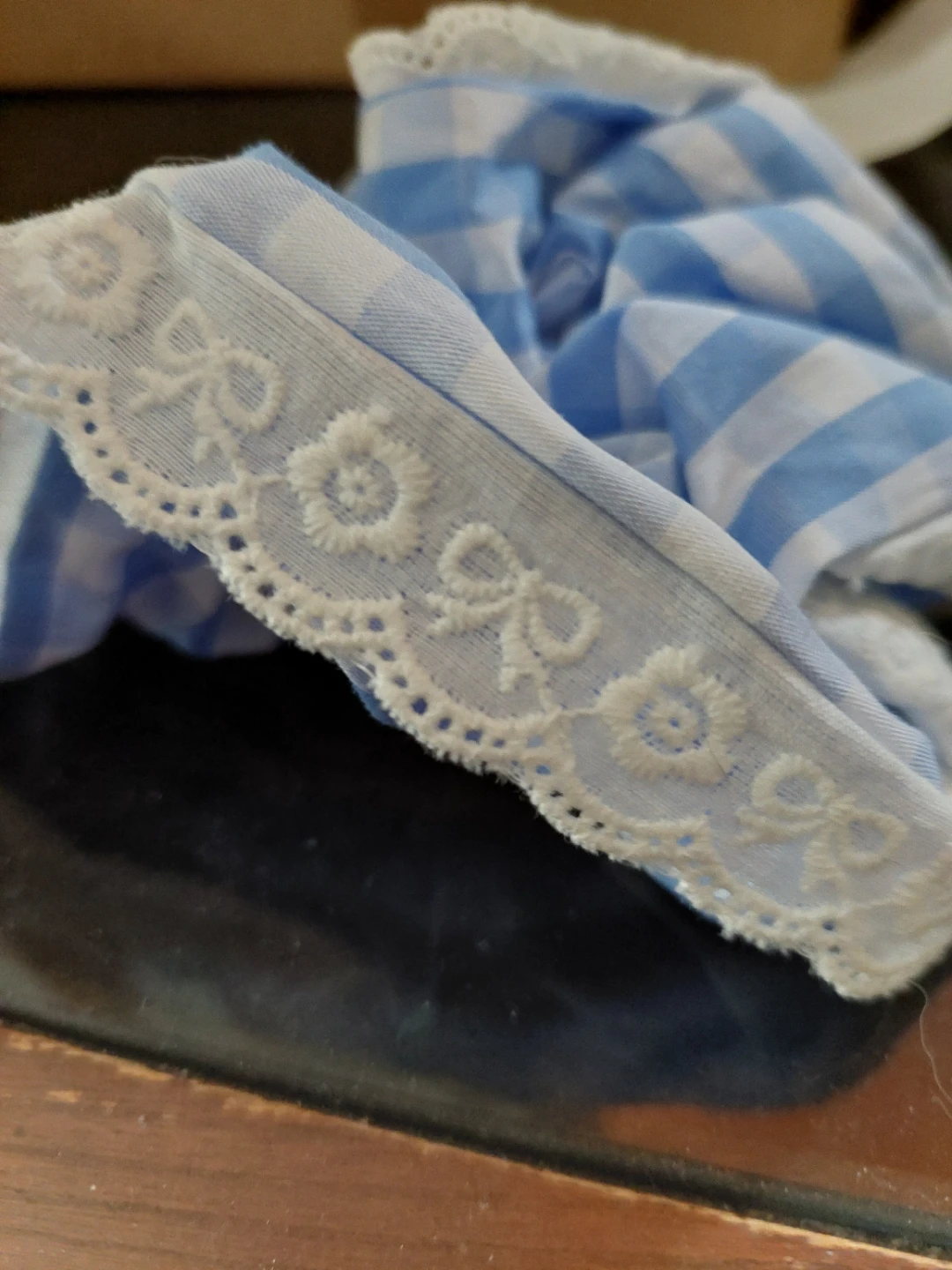 Ardene Blue Gingham Scrunchie with Lace Trim - photo 3