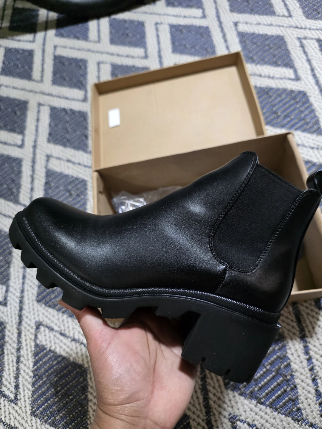 Steve Madden Black Chelsea Boots - photo 4