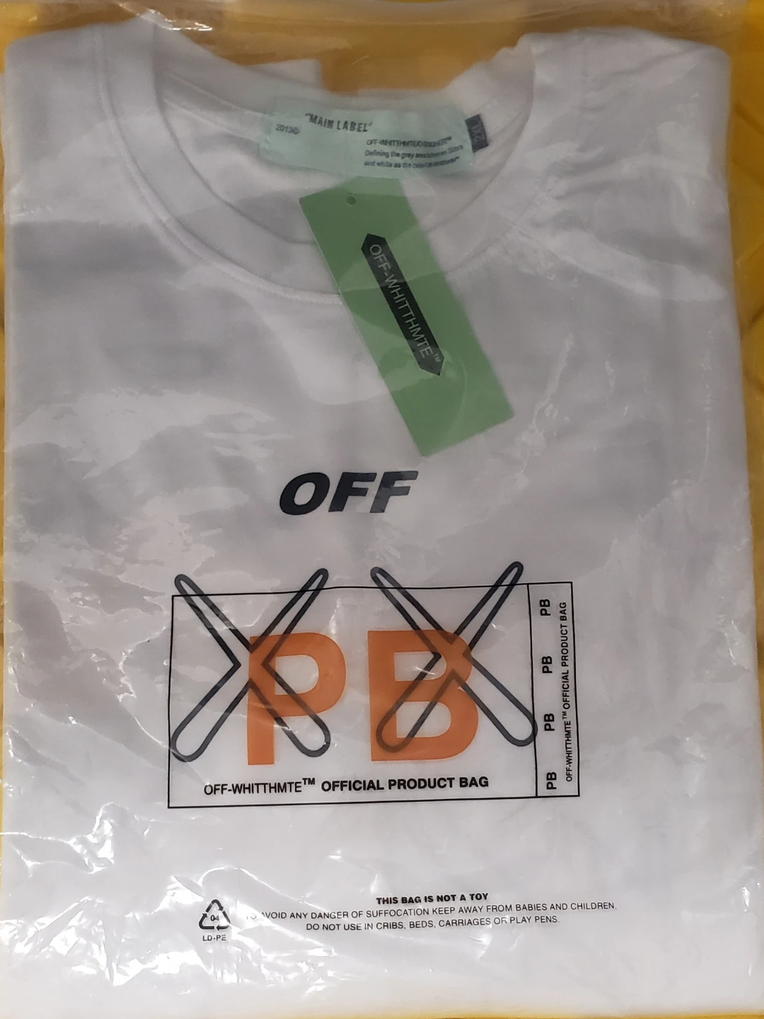 Brand new Mens  OFF-WHITE T-Shirt Size 2XL