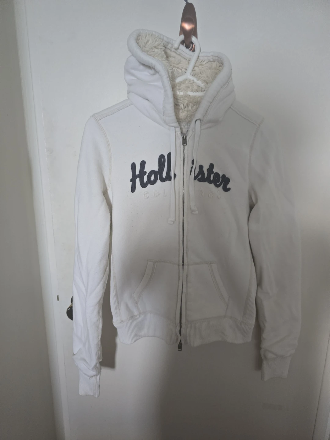 Hollister Sherpa Lined Hoodie size M