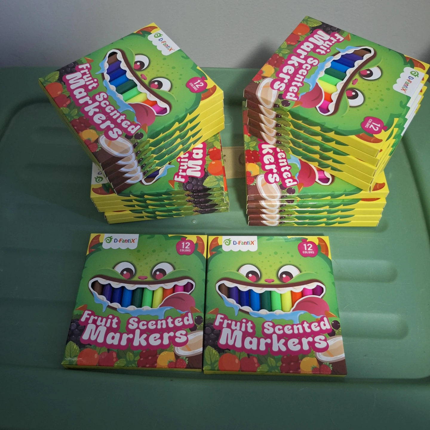 D-FantiX Fruit Scented Markers - 12 Colors