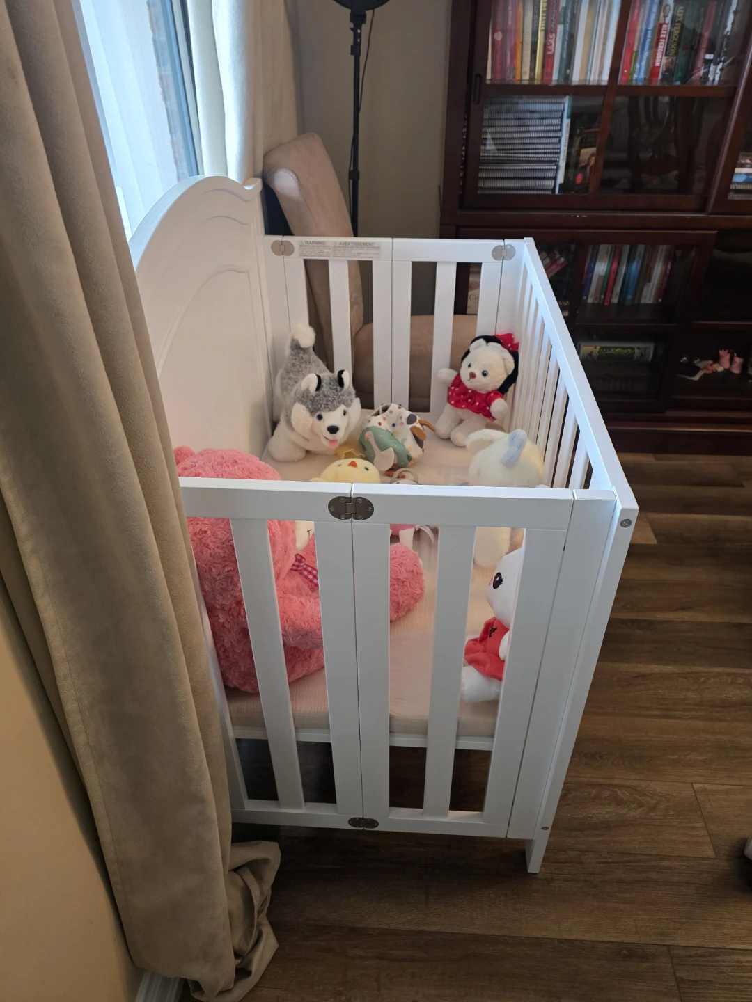 White Baby mini-Crib (barely used)