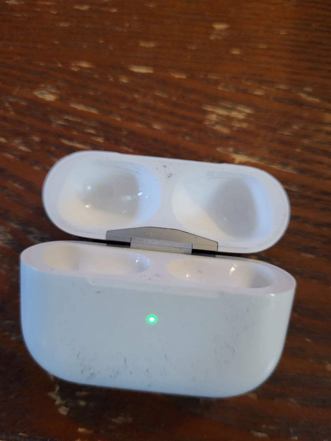 Apple AirPods Pro Charging Case 2 gen. - photo 2