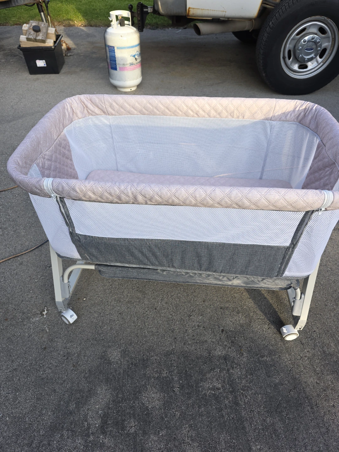 Portable Bassinet with Wheels - photo 4