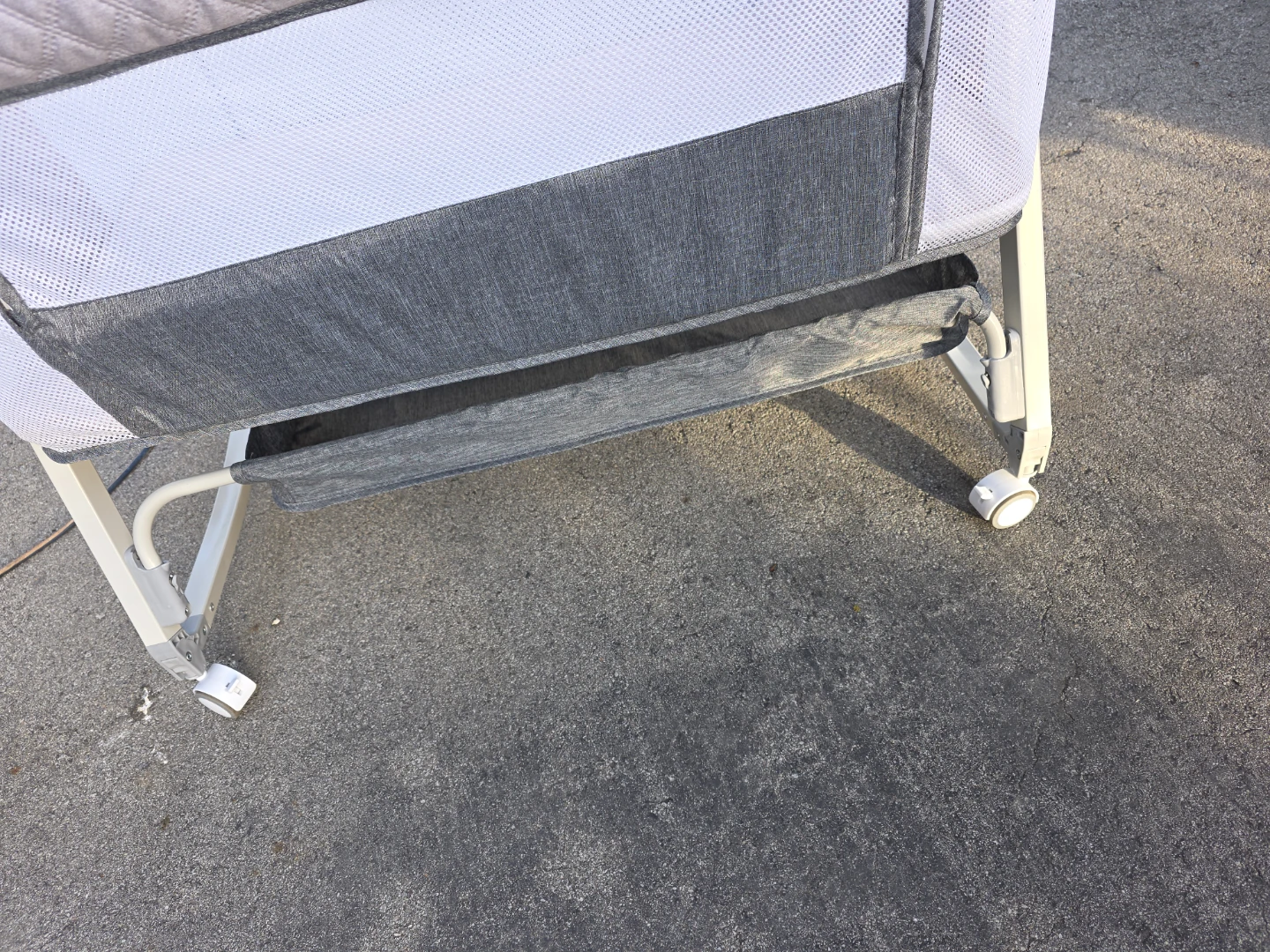 Portable Bassinet with Wheels - photo 5