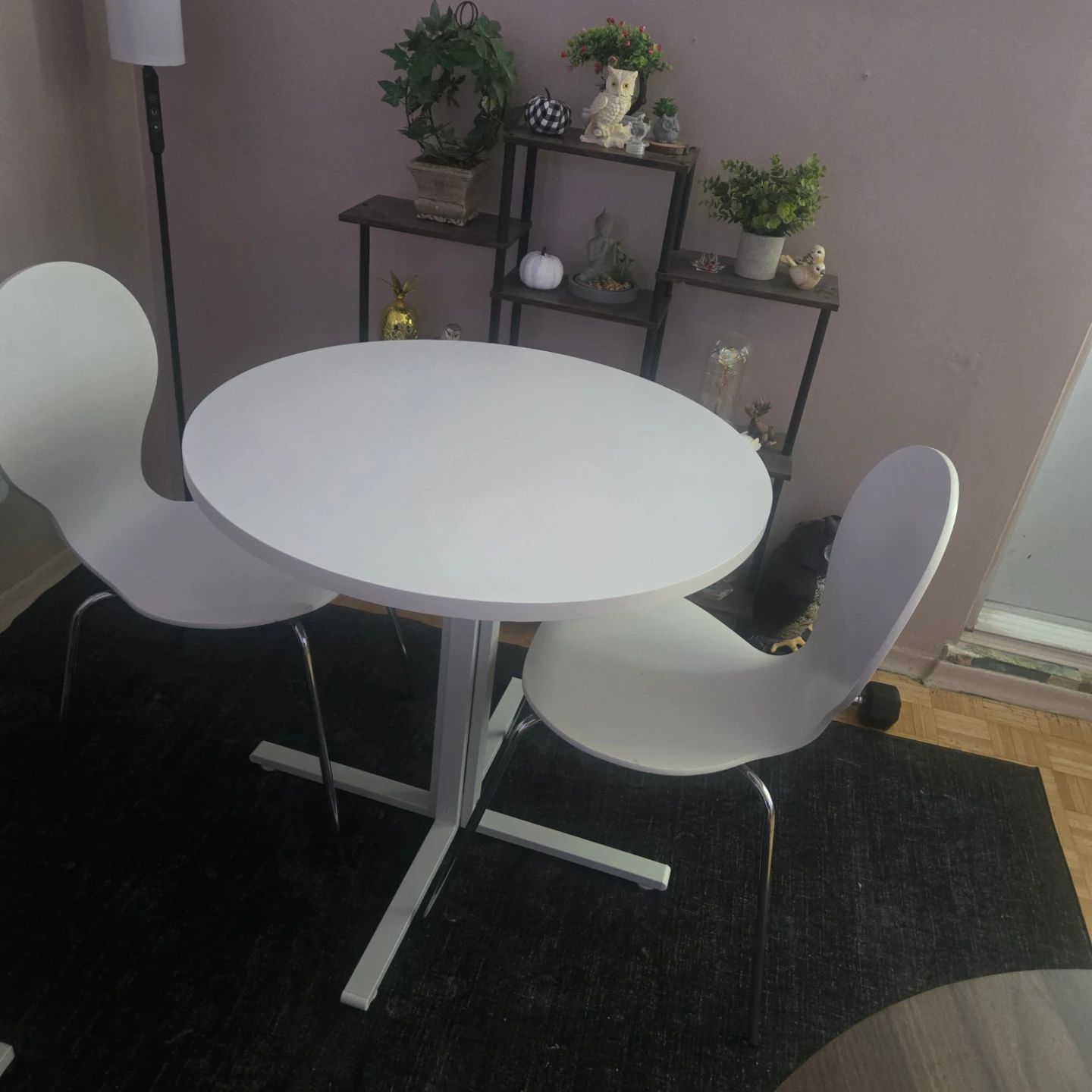 Table and two chairs .new table