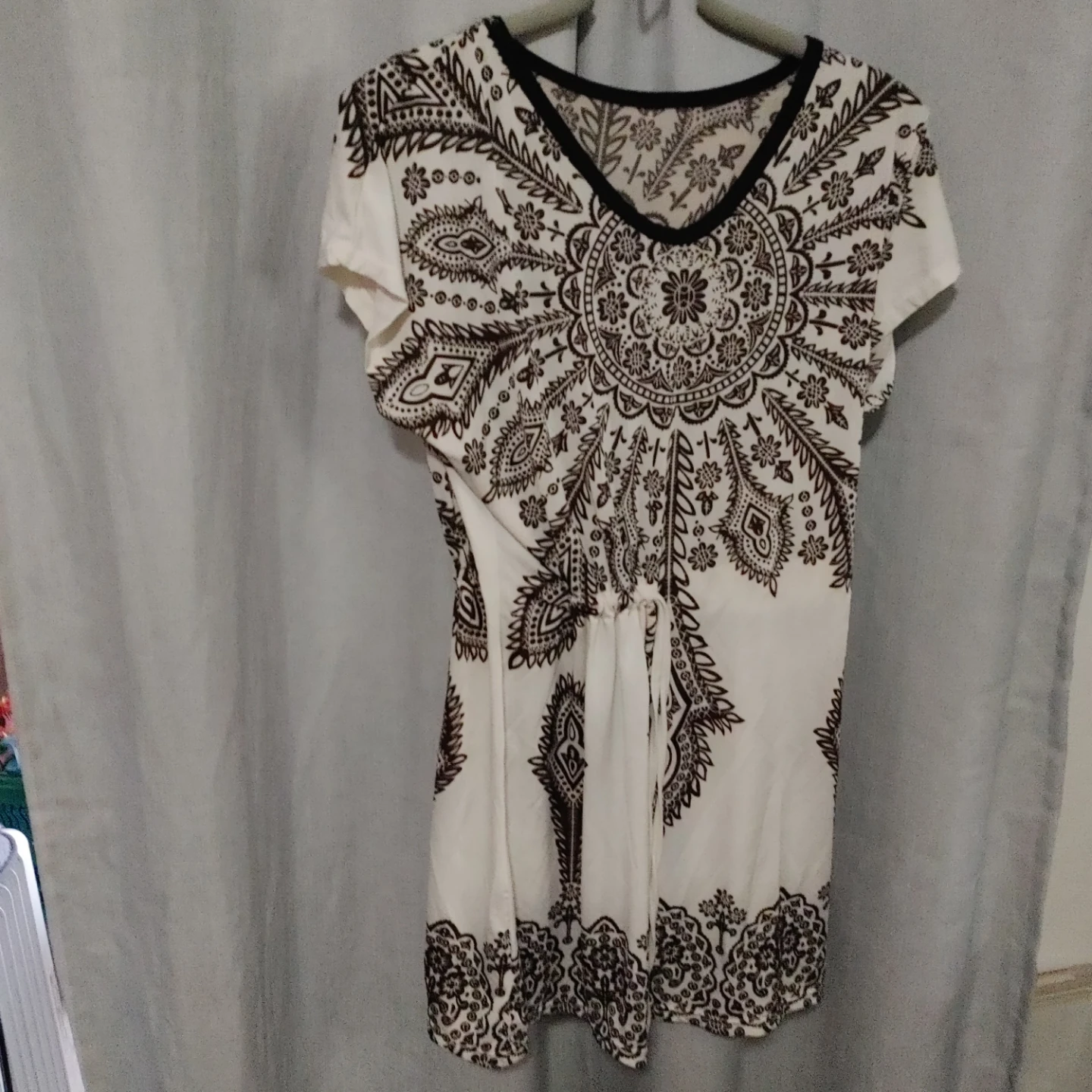 White and brown patterned tunic top