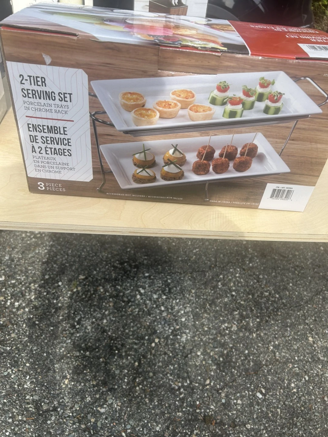 2-Tier Serving Set with Porcelain Trays