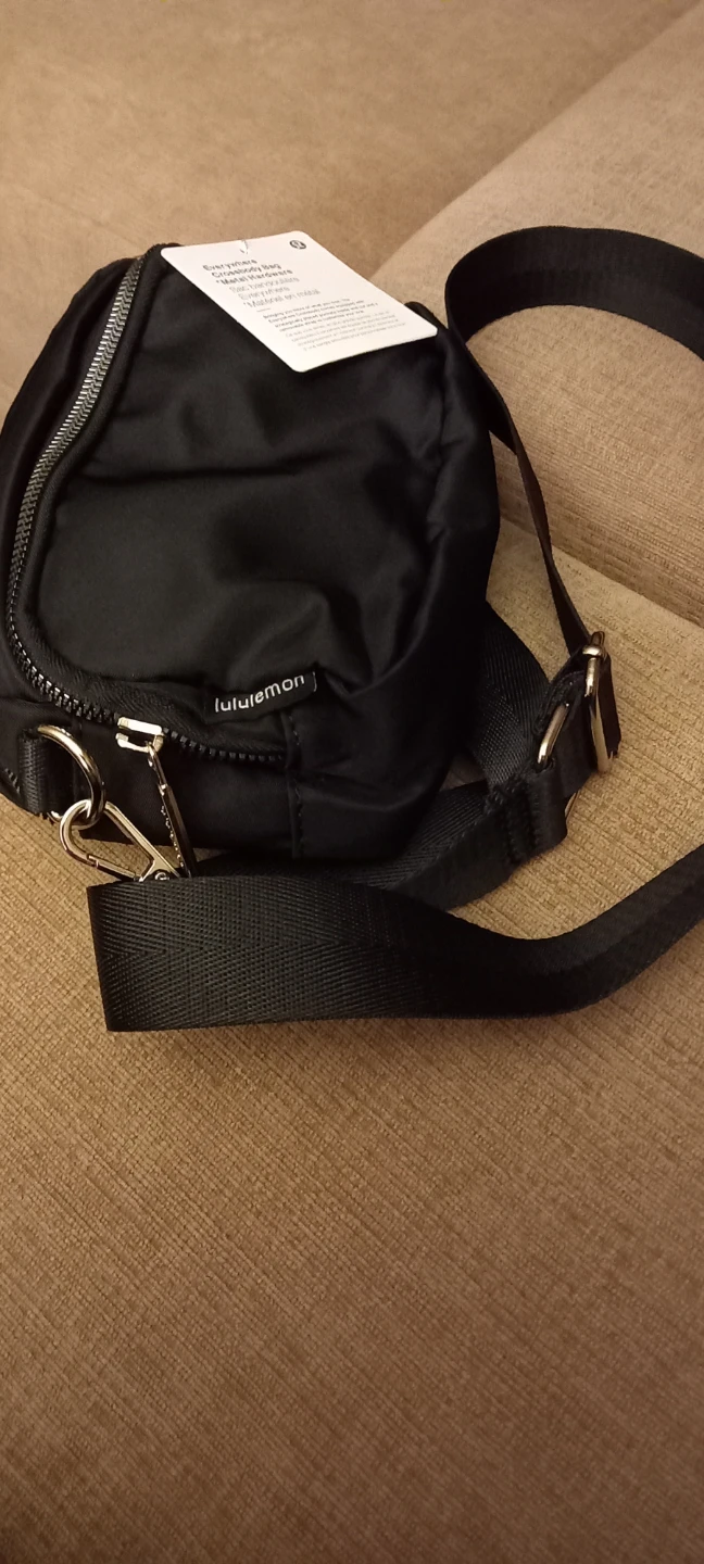 NEW Lululemon unisex Everywhere Crossbody Bag - Metal Hardware