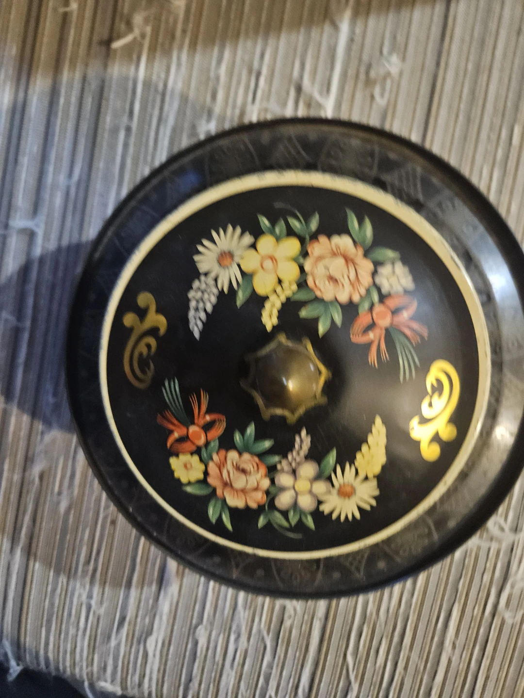 Vintage Floral Decorative Tin - photo 4