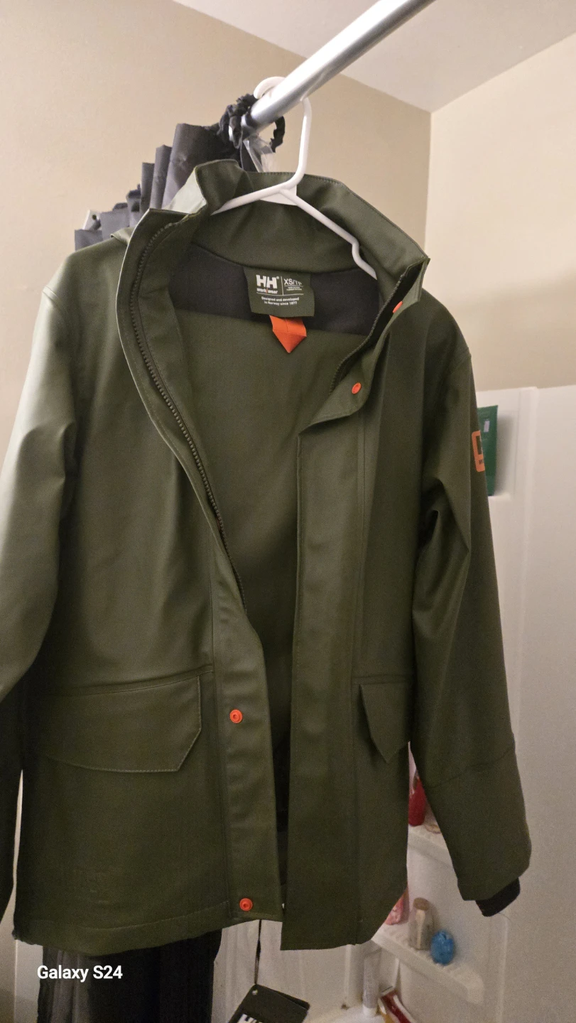 Brand new Helly Hansen Workwear Green Rain Jacket/Pants